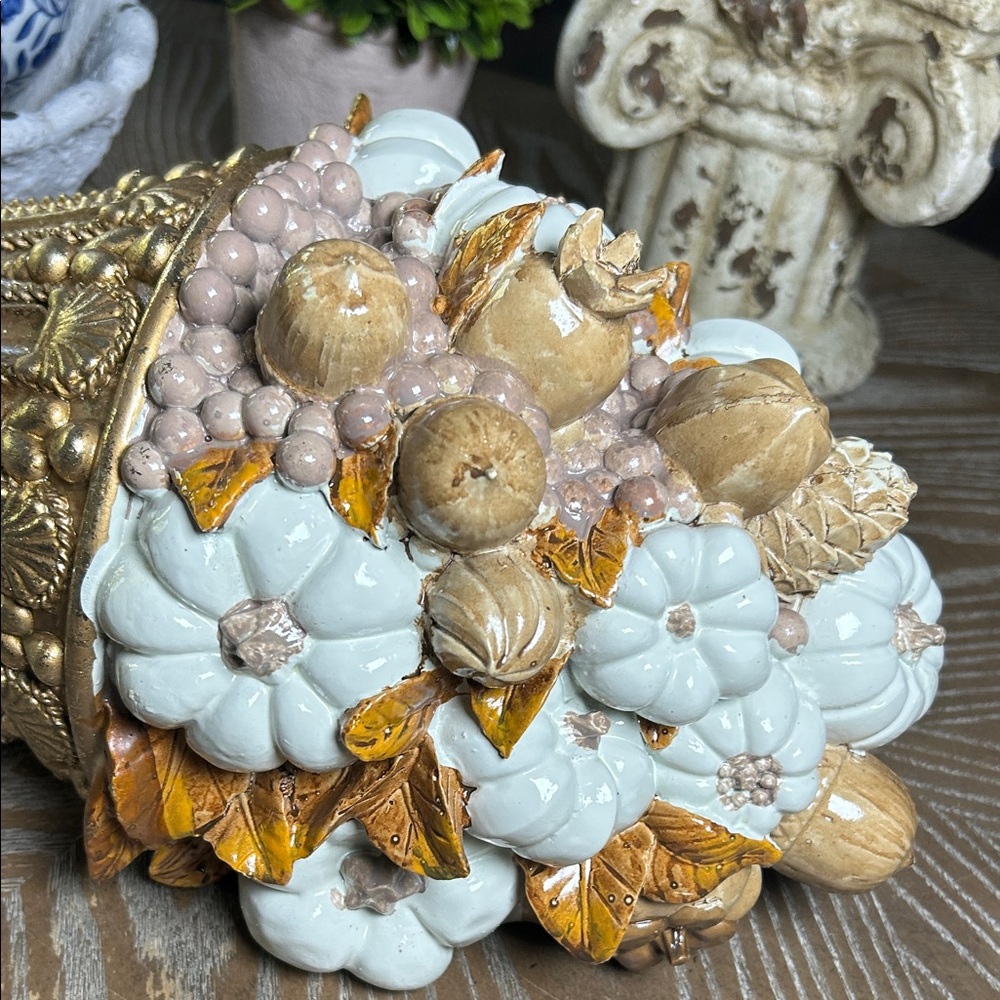 NEW! Vintage Inspired Gold & Cream Fall Harvest Pumpkin Cornucopia Centerpiece - Picture 6 of 10